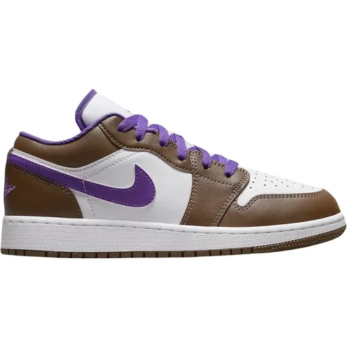 Limited Edition Purple Mocha Low , male, Sizes: 5 UK, 6 UK, 2 UK, 1 1/2 UK, 2 1/2 UK, 4 1/2 UK, 4 UK, 3 1/2 UK - Nike - Modalova