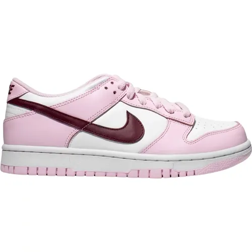 Limitierte Auflage Pink Red White Sneakers , Damen, Größe: 36 1/2 EU - Nike - Modalova