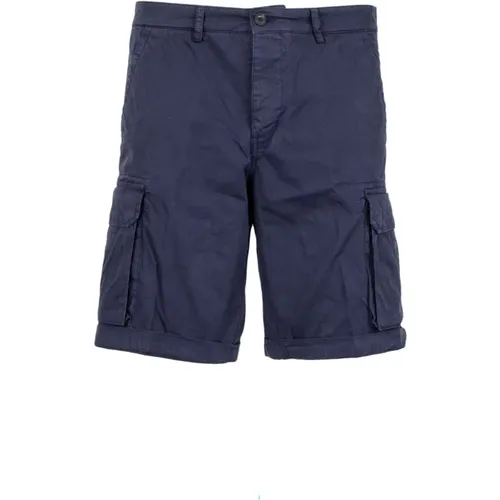 Stylish Bermuda Shorts , male, Sizes: S - 40Weft - Modalova