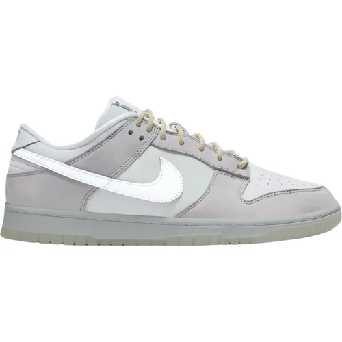 Limited Edition Wolf Grey Pure Platinum , Herren, Größe: 42 1/2 EU - Nike - Modalova