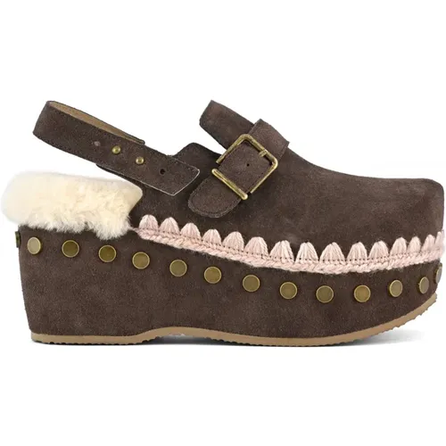 Clogs, female, , Size: 6 US Sheepskin Backstrap Clog with Crochet Stitching - Mou - Modalova