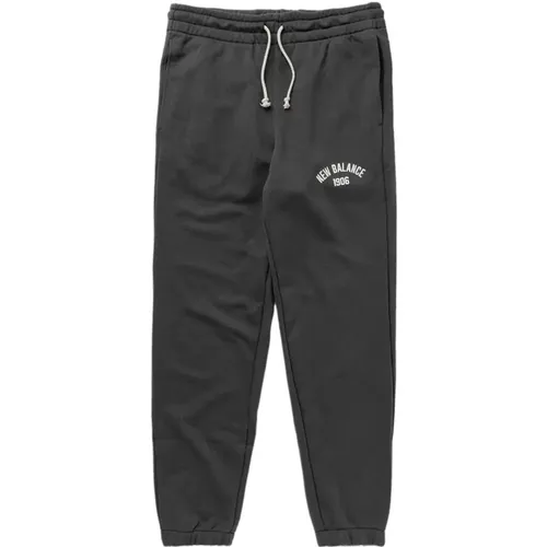 Sweatpants, male, , Size: M Versatile and Comfortable Pants - New Balance - Modalova