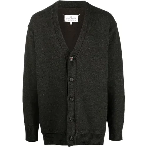 Cardigans, male, , Size: L Luxurious Knitted Drop-Shoulder Cardigan - Maison Margiela - Modalova