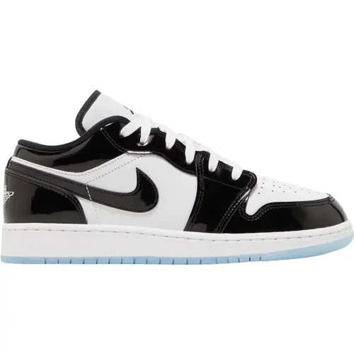 Limited Edition Air Jordan 1 Low SE , female, Sizes: 6 UK, 3 UK, 2 1/2 UK, 5 UK, 3 1/2 UK, 5 1/2 UK, 4 1/2 UK, 7 UK - Nike - Modalova