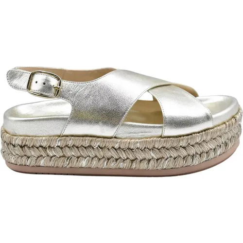 Flat Sandals, female, , Size: 8 US Metallic Wedge Sandals Champagne - Paloma Barceló - Modalova