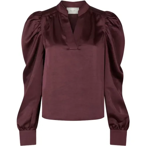 Blouses, female, , Size: S Burgundy Sateen V-Neck Blouse - NEO NOIR - Modalova