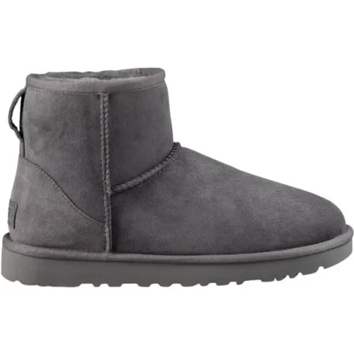 Classic Mini II Boots , female, Sizes: 5 UK - Ugg - Modalova