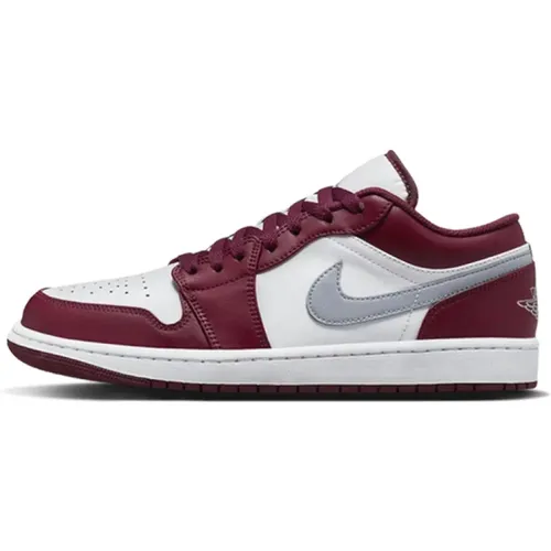 Sneakers, male, , Size: 7 US Low Bordeaux Sneakers, November 2022 Release - Jordan - Modalova