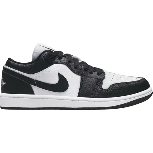 Limited Edition Air Jordan 1 Low SE , male, Sizes: 7 UK, 6 UK, 1 1/2 UK, 4 1/2 UK, 6 1/2 UK, 10 UK, 10 1/2 UK, 4 UK, 2 UK, 8 1/2 UK, 3 1/2 UK, 2 1/2 U - Nike - Modalova