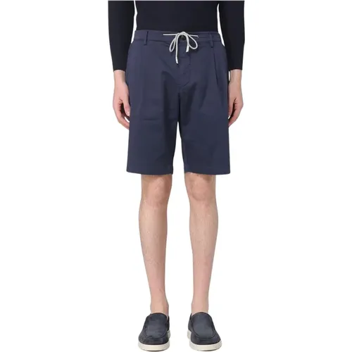 Casual Shorts, male, , Size: W33 Stylish Pleated Casual Shorts - Eleventy - Modalova