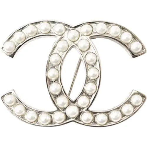 Pre-owned Metal brooches , female, Sizes: ONE SIZE - Chanel Vintage - Modalova