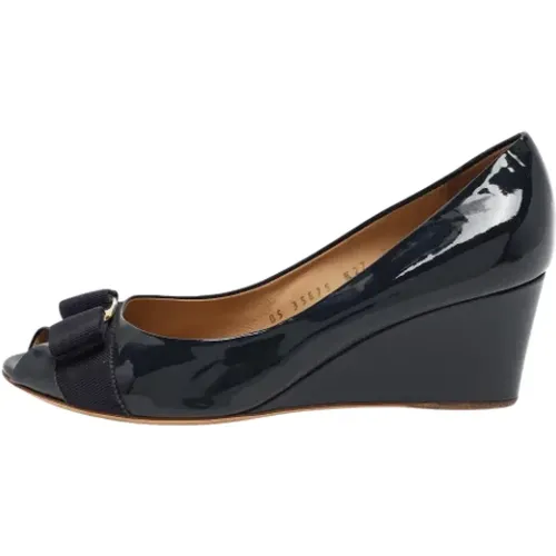 Pre-owned Pumps, female, , Size: 7 1/2 US Pre-owned Leather heels - Salvatore Ferragamo Pre-owned - Modalova