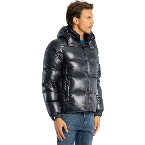 Hi-Shine Down Jacket , male, Sizes: XL, 2XL, 3XL - Tatras - Modalova
