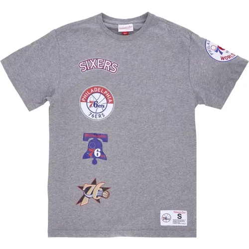 T-Shirts, male, , Size: L Philadelphia 76ers Grey Tee - Mitchell & Ness - Modalova