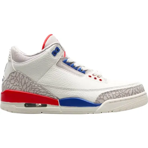 Limited Edition Air Jordan 3 Retro , male, Sizes: 3 1/2 UK, 2 UK, 4 UK, 6 UK, 2 1/2 UK, 4 1/2 UK, 1 1/2 UK - Nike - Modalova