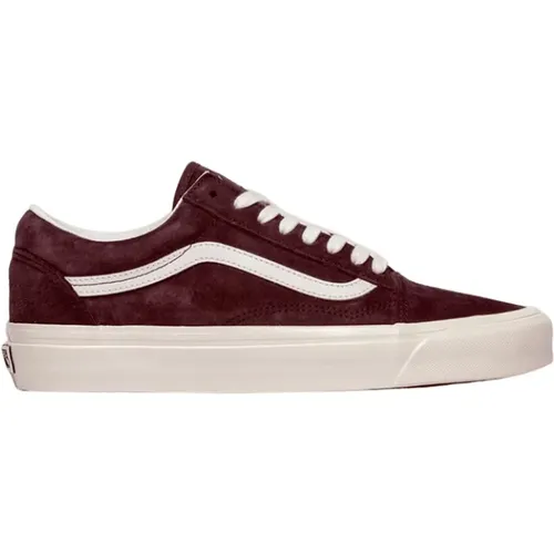 Classic Suede Sneakers with Water-Repellent Technology , male, Sizes: 7 UK, 8 UK, 6 UK, 11 UK, 9 UK - Vans - Modalova