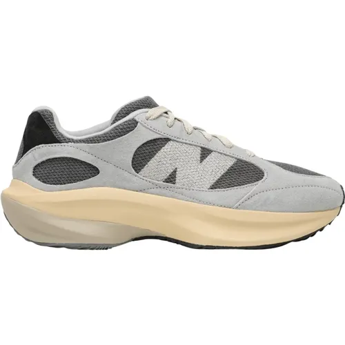 Sneakers, male, , Size: 9 1/2 US Low Top Running Sneaker - New Balance - Modalova