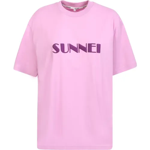 Lila Baumwoll-T-Shirt mit gesticktem Logo - Sunnei - Modalova