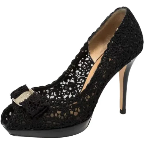 Pre-owned Pumps, female, , Size: 7 1/2 US Pre-owned Lace heels - Salvatore Ferragamo Pre-owned - Modalova