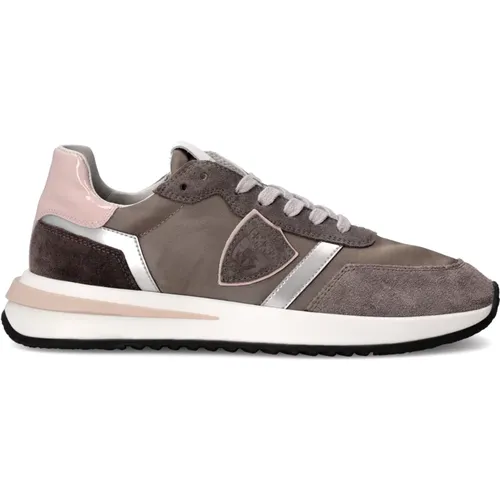 Vintage-inspired Running Sneaker, Dove Grey , female, Sizes: 6 UK, 5 UK, 3 UK, 7 UK - Philippe Model - Modalova