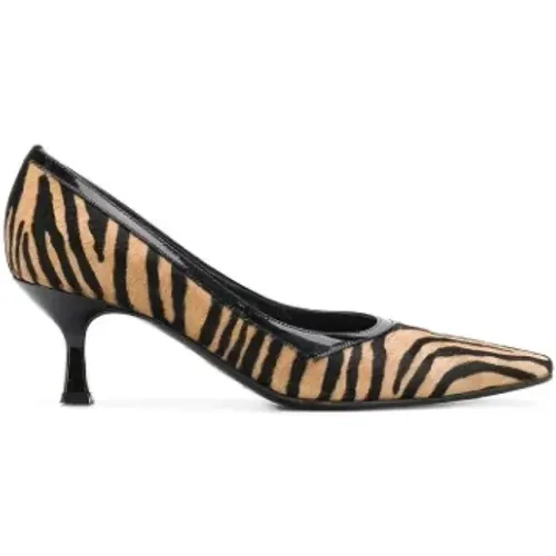 Pre-owned Pumps, female, , Size: 7 1/2 US Pre-owned Leather heels - Versace Pre-owned - Modalova