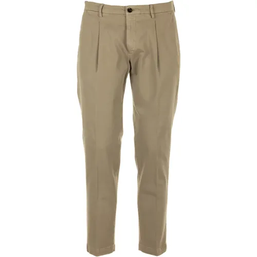 Chinos, male, , Size: S Dove Grey Trousers - Briglia - Modalova