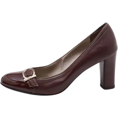 Pre-owned Pumps, female, , Size: 7 1/2 US Pre-owned Leather heels - Salvatore Ferragamo Pre-owned - Modalova