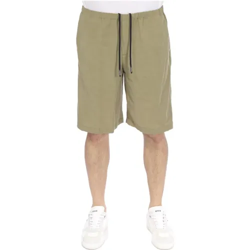 MSS Bermuda Shorts for Men in Military , male, Sizes: S, M - Calvin Klein - Modalova