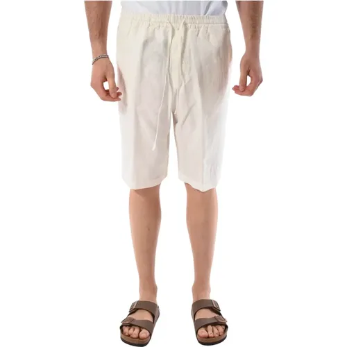 Summer Casual Shorts Elevate Style , male, Sizes: L, S, M - 120% lino - Modalova