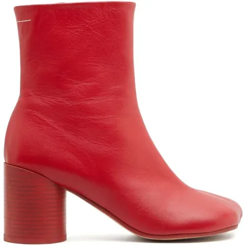 Rote Stiefel für Stilvolles Aussehen - MM6 Maison Margiela - Modalova