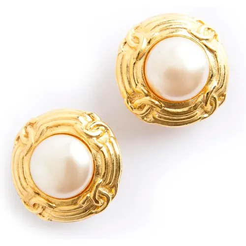 Pre-owned Accessories, female, , Size: ONE SIZE Vintage Gold Pearl Clip Earrings - Chanel Vintage - Modalova