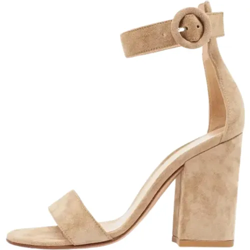 Pre-owned Sandals, female, , Size: 4 US Pre-owned Suede sandals - Gianvito Rossi Pre-owned - Modalova