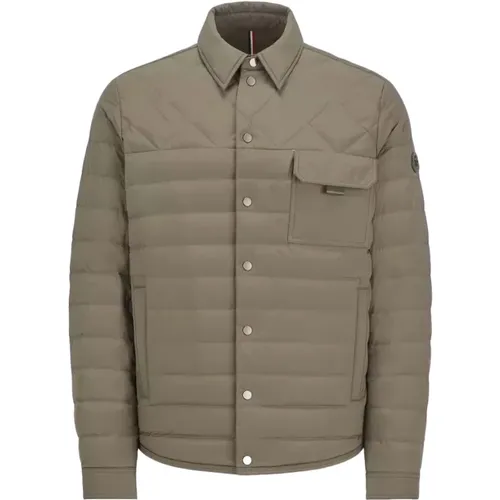 Iseran Down Shacket - Modern Overshirt Silhouette , male, Sizes: XL, 2XL - Moncler - Modalova