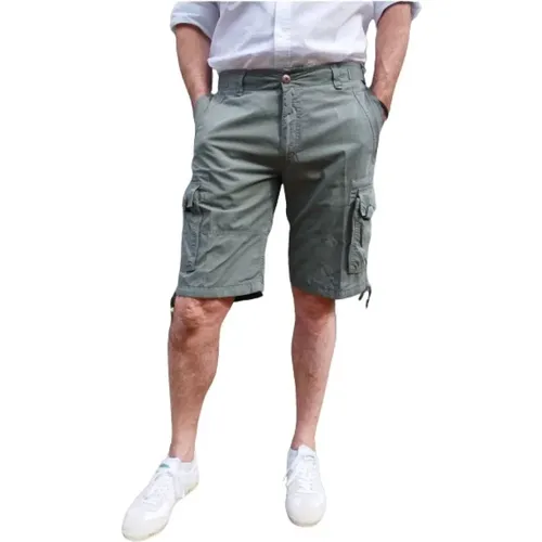 Casual Shorts, male, , Size: 4XL Casual Military Style Cotton Bermuda Cargo - aeronautica militare - Modalova