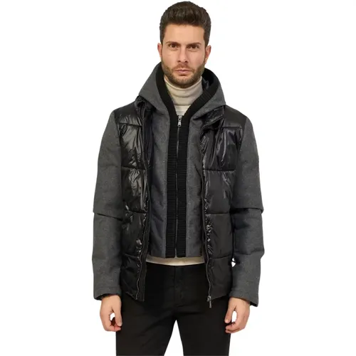 Men Hooded Quilted Jacket , male, Sizes: XL, S - YES ZEE - Modalova