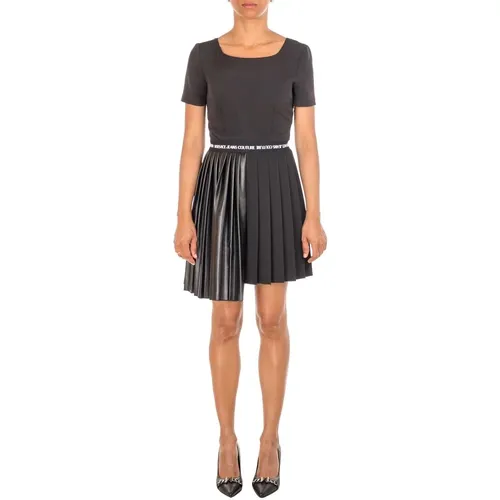 Asymmetrisches Schwarzes T-Shirt Kleid - Versace Jeans Couture - Modalova