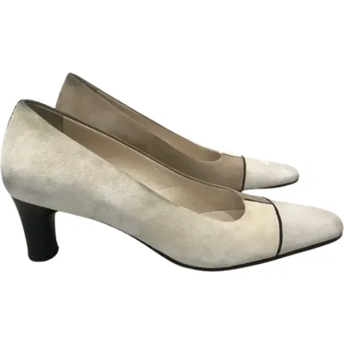 Pre-owned Suede heels , female, Sizes: 3 1/2 UK - Chanel Vintage - Modalova