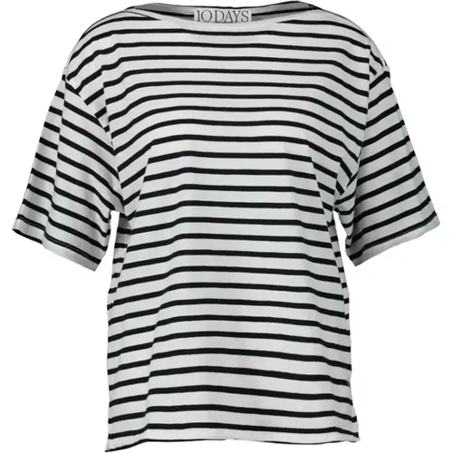Classic T-Shirt , female, Sizes: S, XS, M, L, XL - 10Days - Modalova