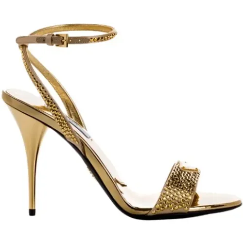 Goldene Sandalen mit Absatz und Kristallen - Prada - Modalova