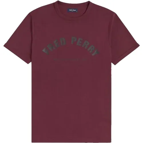 T-Shirts, male, , Size: L Arch Branded T-Shirt in Burgundy - Fred Perry - Modalova