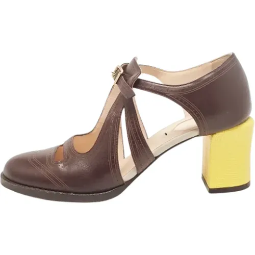 Pre-owned Pumps, female, , Size: 7 1/2 US Pre-owned Leather heels - Fendi Vintage - Modalova