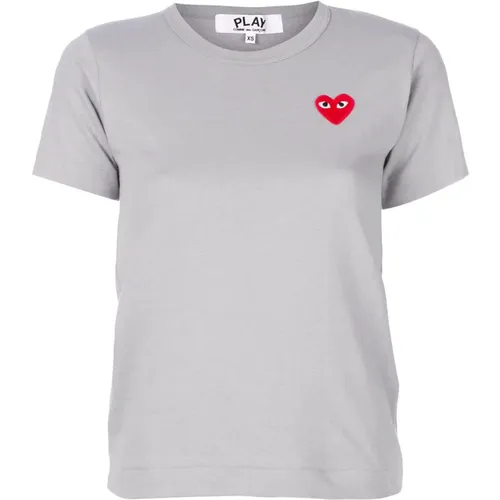 Rotes Herz besticktes Damen-T-Shirt , Damen, Größe: XS - Comme des Garçons Play - Modalova