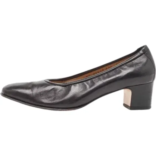 Pre-owned Pumps, female, , Size: 7 1/2 US Pre-owned Leather heels - Salvatore Ferragamo Pre-owned - Modalova