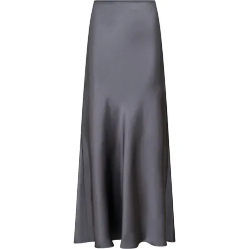 Elegant Sateen Bias Cut Skirt - NEO NOIR - Modalova
