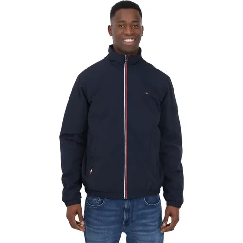 Blaue Wasserdichte Jacke mit Besticktem Logo - Tommy Hilfiger - Modalova