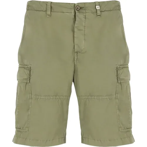 Grüne Baumwoll-Leinen Bermuda Shorts , Herren, Größe: 2XL - Myths - Modalova