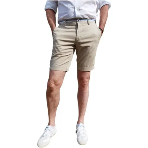 Casual Shorts, male, , Size: XS Stretch Cotton Chino Bermuda Shorts - Mason's - Modalova