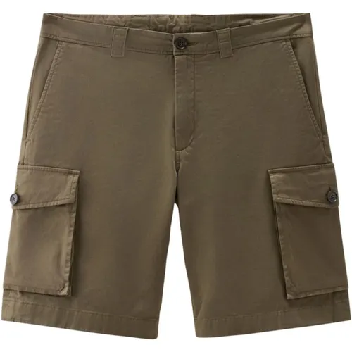 Tasche Grüne Shorts,Grüne Cargo Bermuda Shorts - Woolrich - Modalova
