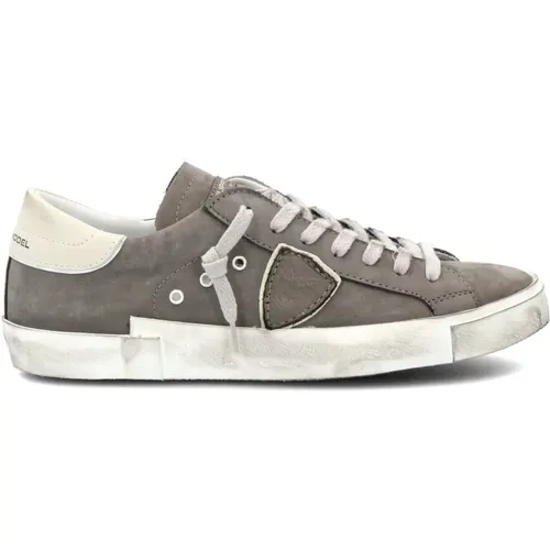 Anthrazit Low Top Sneakers mit Spiegelnden Einsätzen , Herren, Größe: 42 EU - Philippe Model - Modalova