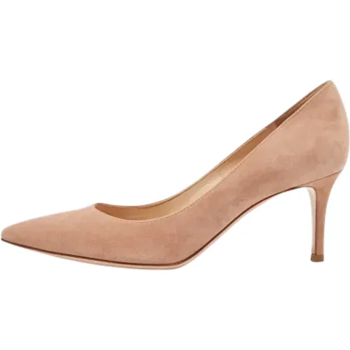 Pre-owned Pumps, female, , Size: 7 1/2 US Pre-owned Suede heels - Gianvito Rossi Pre-owned - Modalova